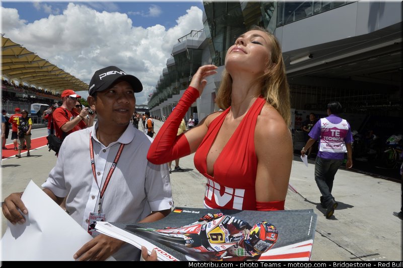 motogp_pitbabe_0008_malaisie_sepang_2012