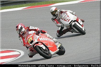 moto2_0055_malaisie_sepang_2012.jpg
