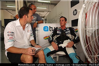 moto2_espargaro_p_0001_malaisie_sepang_2012.jpg