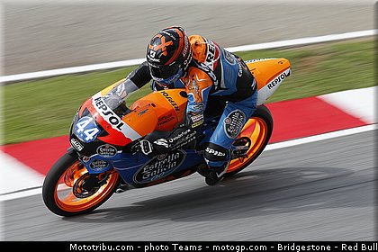 moto3_oliveira_0005_malaisie_sepang_2012.jpg