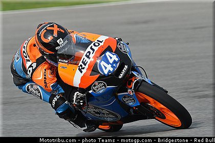 moto3_oliveira_0009_malaisie_sepang_2012.jpg
