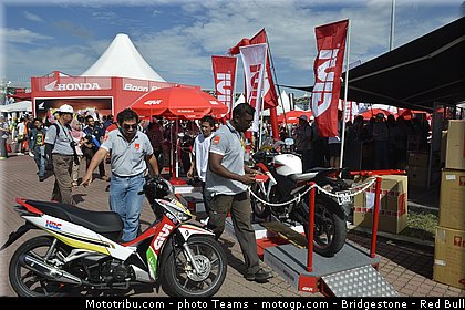 motogp_ambiance_0028_malaisie_sepang_2012.jpg