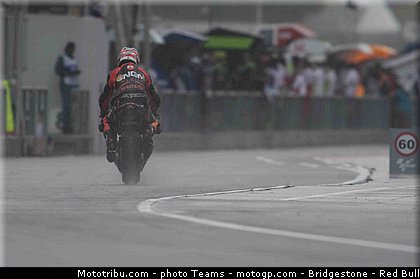 motogp_edwards_0002_malaisie_sepang_2012.jpg