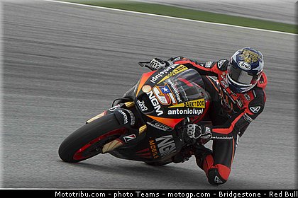 motogp_edwards_0004_malaisie_sepang_2012.jpg