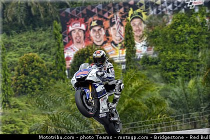 motogp_lorenzo_0013_malaisie_sepang_2012.jpg