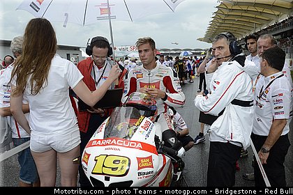 motogp_pitbabe_0006_malaisie_sepang_2012.jpg