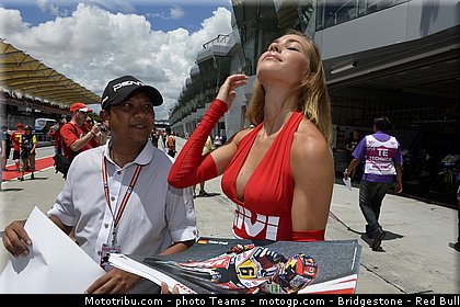 motogp_pitbabe_0008_malaisie_sepang_2012.jpg