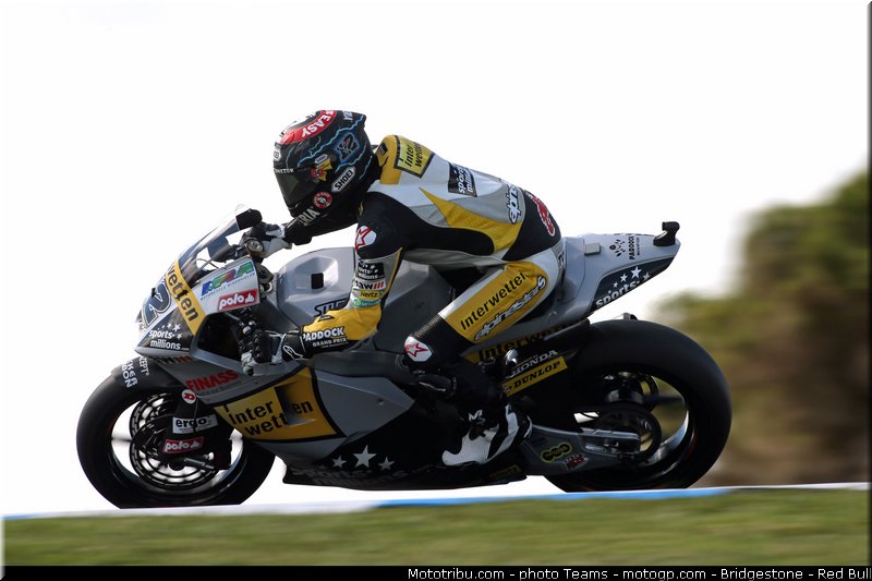 moto2_luthi_009_australie_philip_island_2012