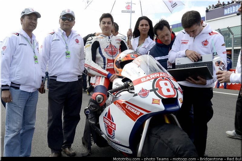 moto2_rea_007_australie_philip_island_2012