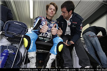 moto2_20121026093339_17australia12_tm2_pons_03_australie_philip_island_2012.jpg