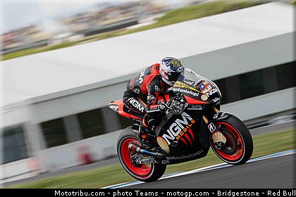 motogp_edwards_001_australie_philip_island_2012.jpg