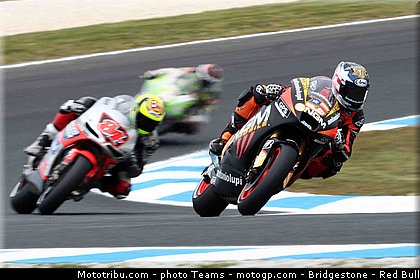 motogp_edwards_003_australie_philip_island_2012.jpg