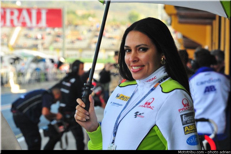 motogp_pitbabe_010_valencia_2012