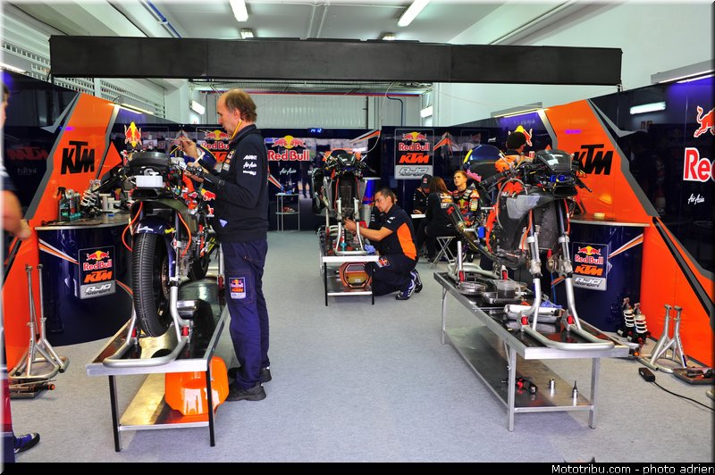 pitlane_003_valencia_2012