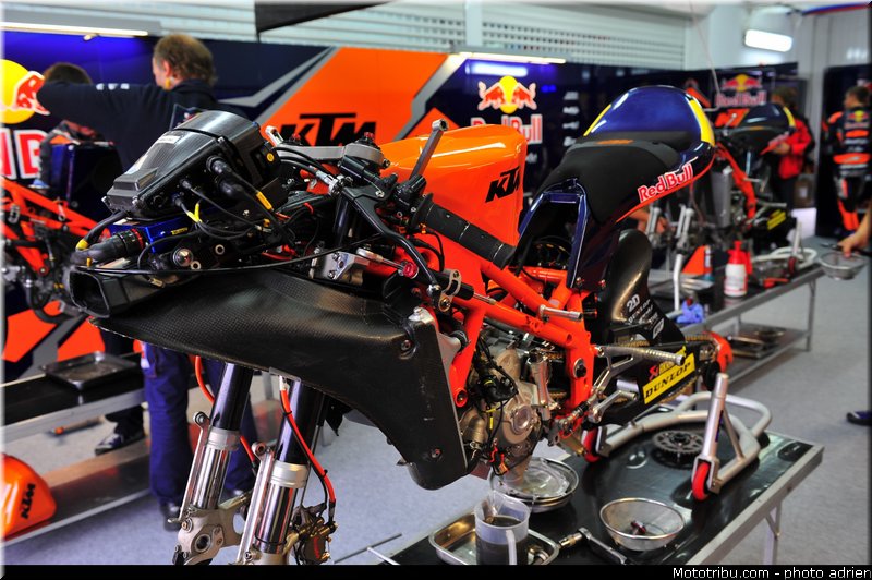 pitlane_004_valencia_2012