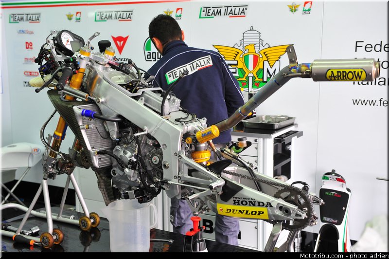 pitlane_008_valencia_2012