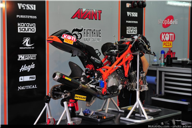 pitlane_012_valencia_2012