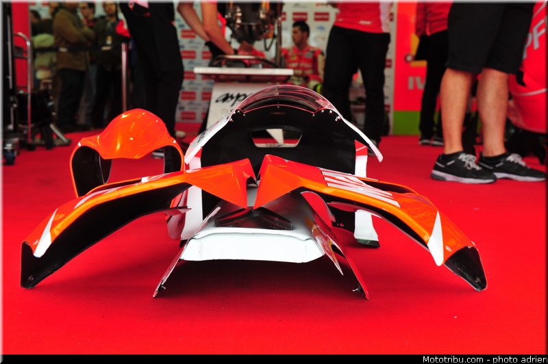 pitlane_020_valencia_2012