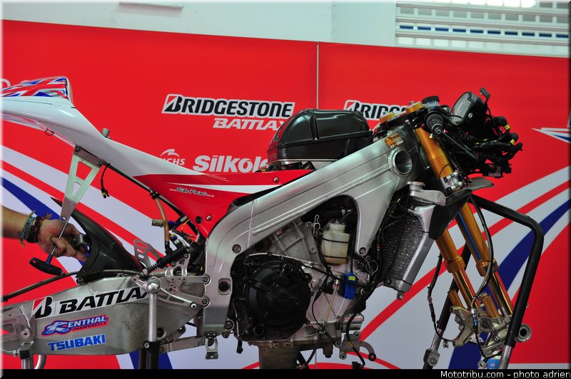 pitlane_024_valencia_2012