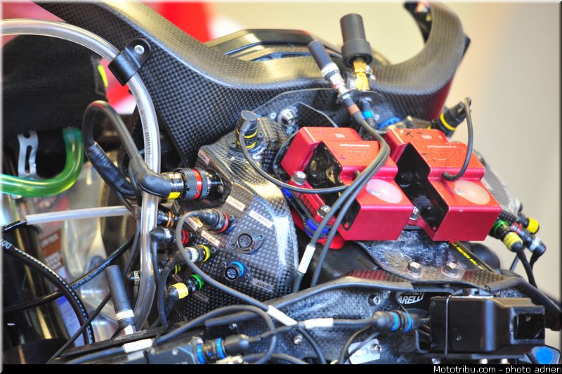 pitlane_038_valencia_2012