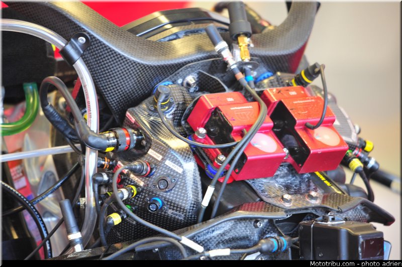pitlane_047_valencia_2012