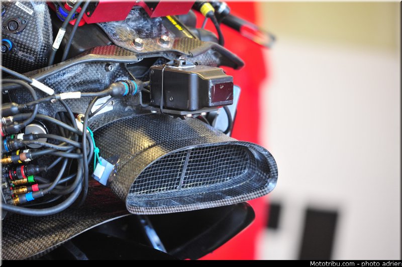 pitlane_048_valencia_2012