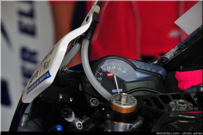 pitlane_052_valencia_2012