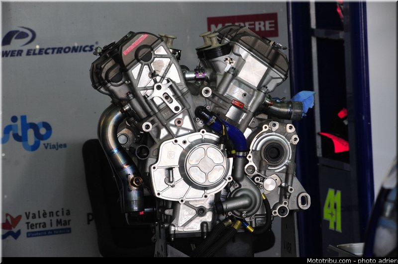 pitlane_053_valencia_2012