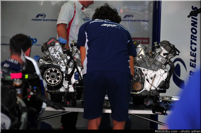 pitlane_060_valencia_2012