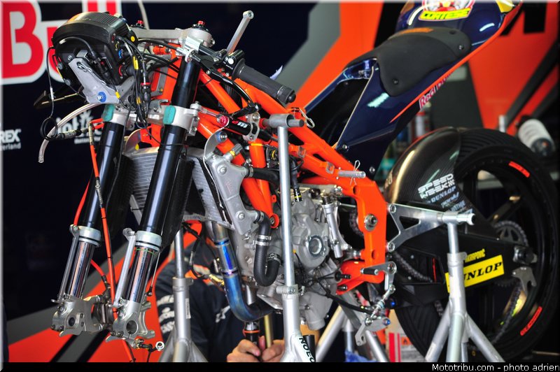 pitlane_062_valencia_2012