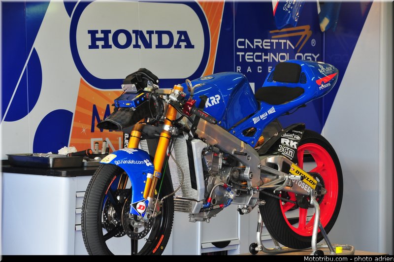 pitlane_064_valencia_2012