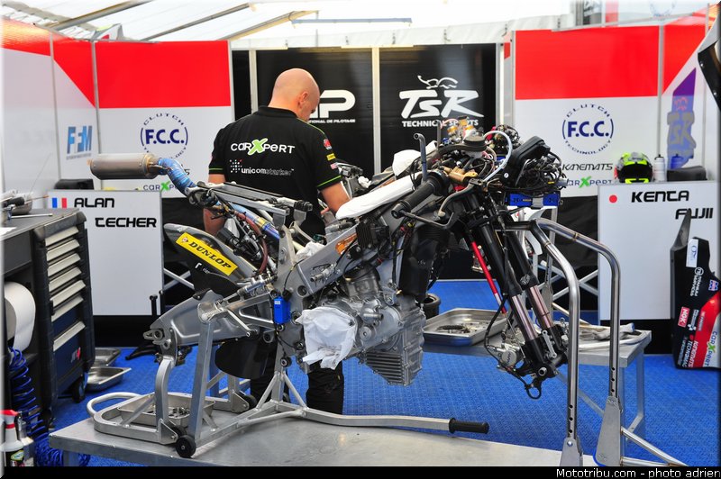 pitlane_065_valencia_2012