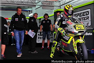 moto2_iannone_001_valencia_2012.jpg