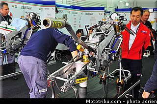 pitlane_006_valencia_2012.jpg