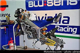 pitlane_014_valencia_2012.jpg