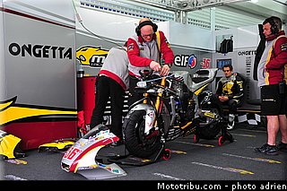 pitlane_015_valencia_2012.jpg