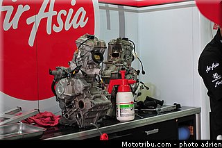 pitlane_019_valencia_2012.jpg