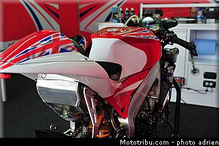 pitlane_021_valencia_2012.jpg