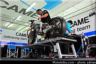pitlane_028_valencia_2012.jpg