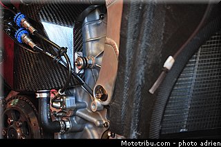 pitlane_040_valencia_2012.jpg