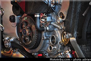 pitlane_044_valencia_2012.jpg