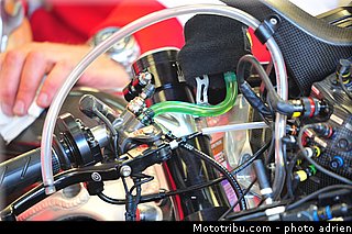 pitlane_046_valencia_2012.jpg
