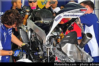 pitlane_049_valencia_2012.jpg