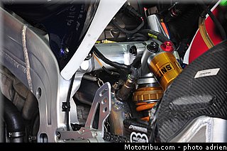 pitlane_050_valencia_2012.jpg