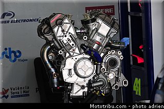 pitlane_053_valencia_2012.jpg
