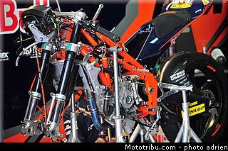 pitlane_062_valencia_2012.jpg