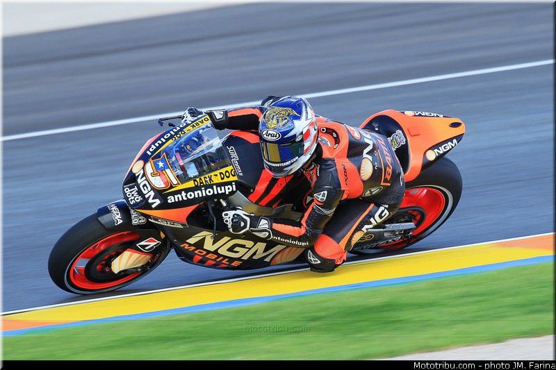 motogp_edwards_002_valencia_2012