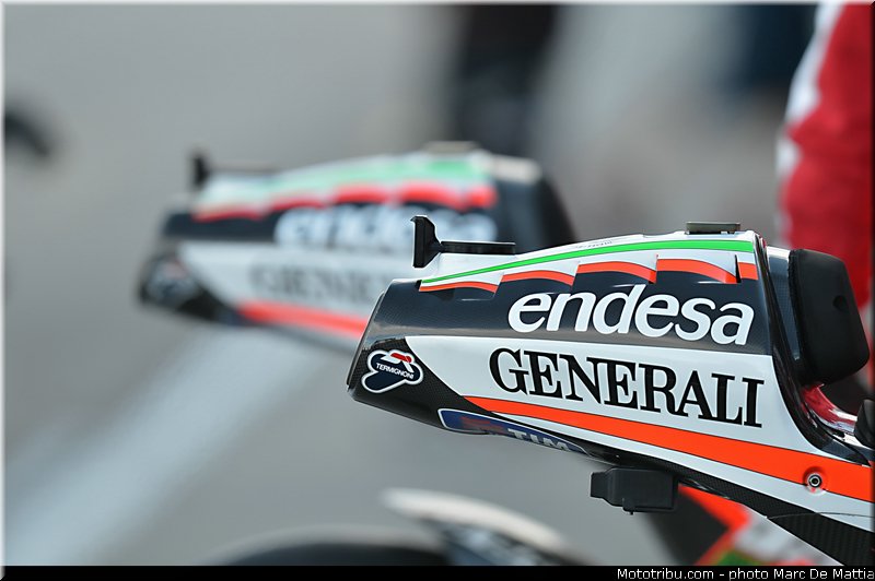 motogp_paddock_013_valencia_2012