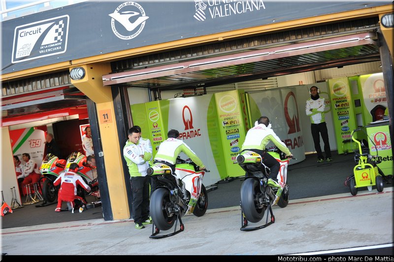 motogp_paddock_017_valencia_2012