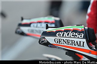 motogp_paddock_013_valencia_2012.jpg